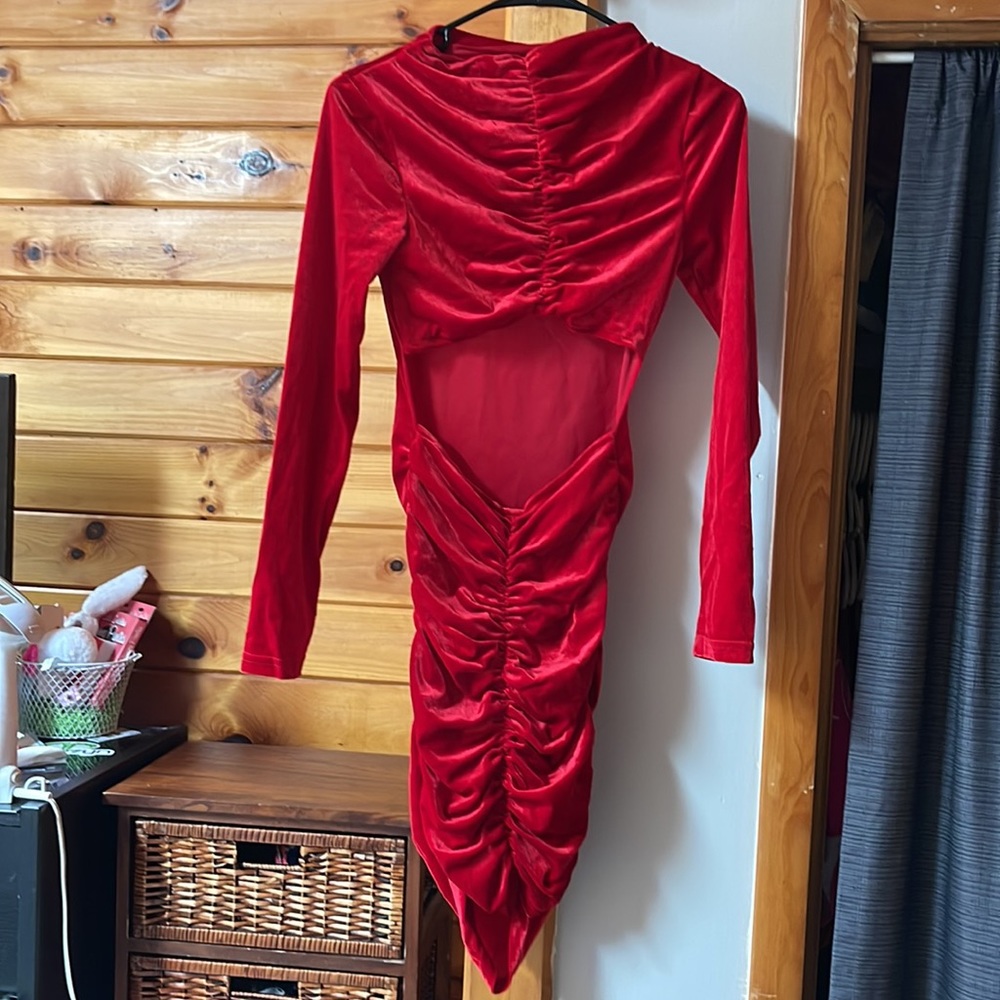 Red velvet dress - Picture 2 of 2